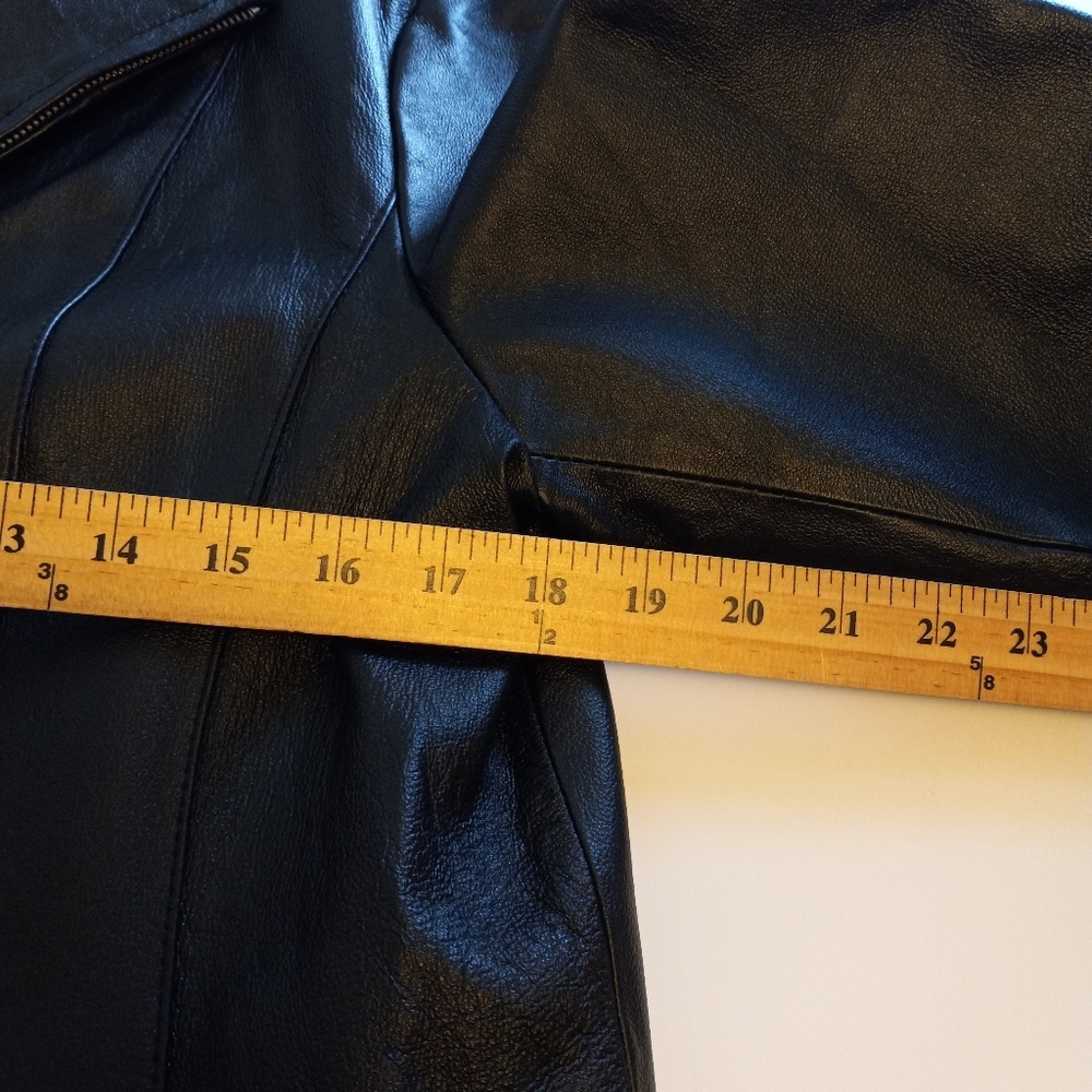 Women’s Genuine Leather Jacket in Black - Picture 9 of 11